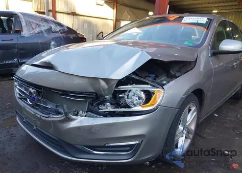 2018 Volvo Xc60 T5 Inscription z USA, uszkodzony, nr VIN YV4102RL4J1090887